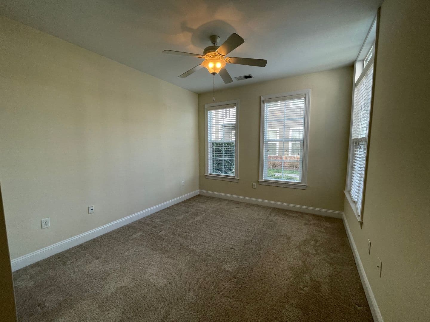 Virginia Beach Apartment: 4884 Travertine Ave
