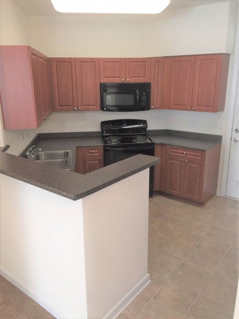 Newport News Apartment: 650 Stoney Creek Lane
