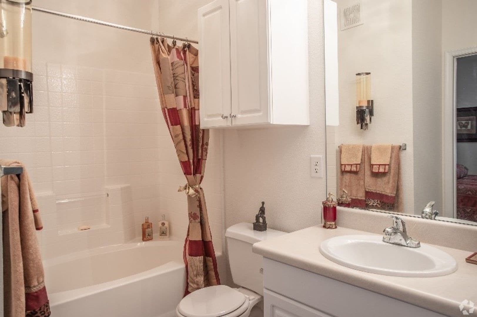 Newport News Apartment: 650 Stoney Creek Lane
