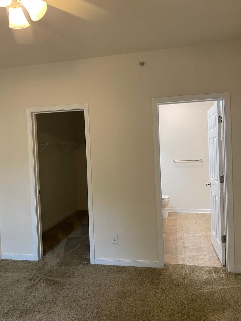 Newport News Apartment: 650 Stoney Creek Lane