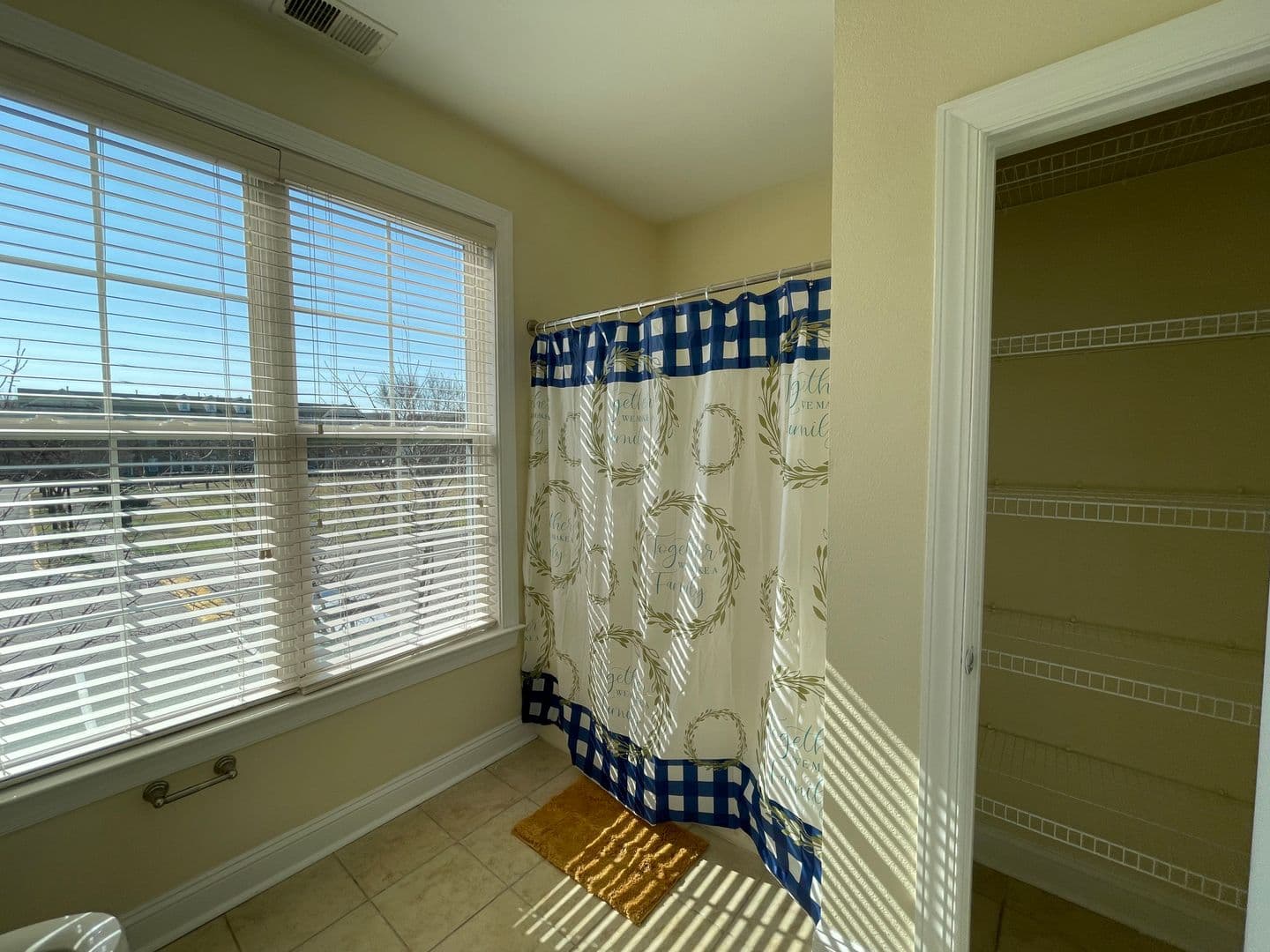 Virginia Beach Apartment: 4884 Travertine Ave