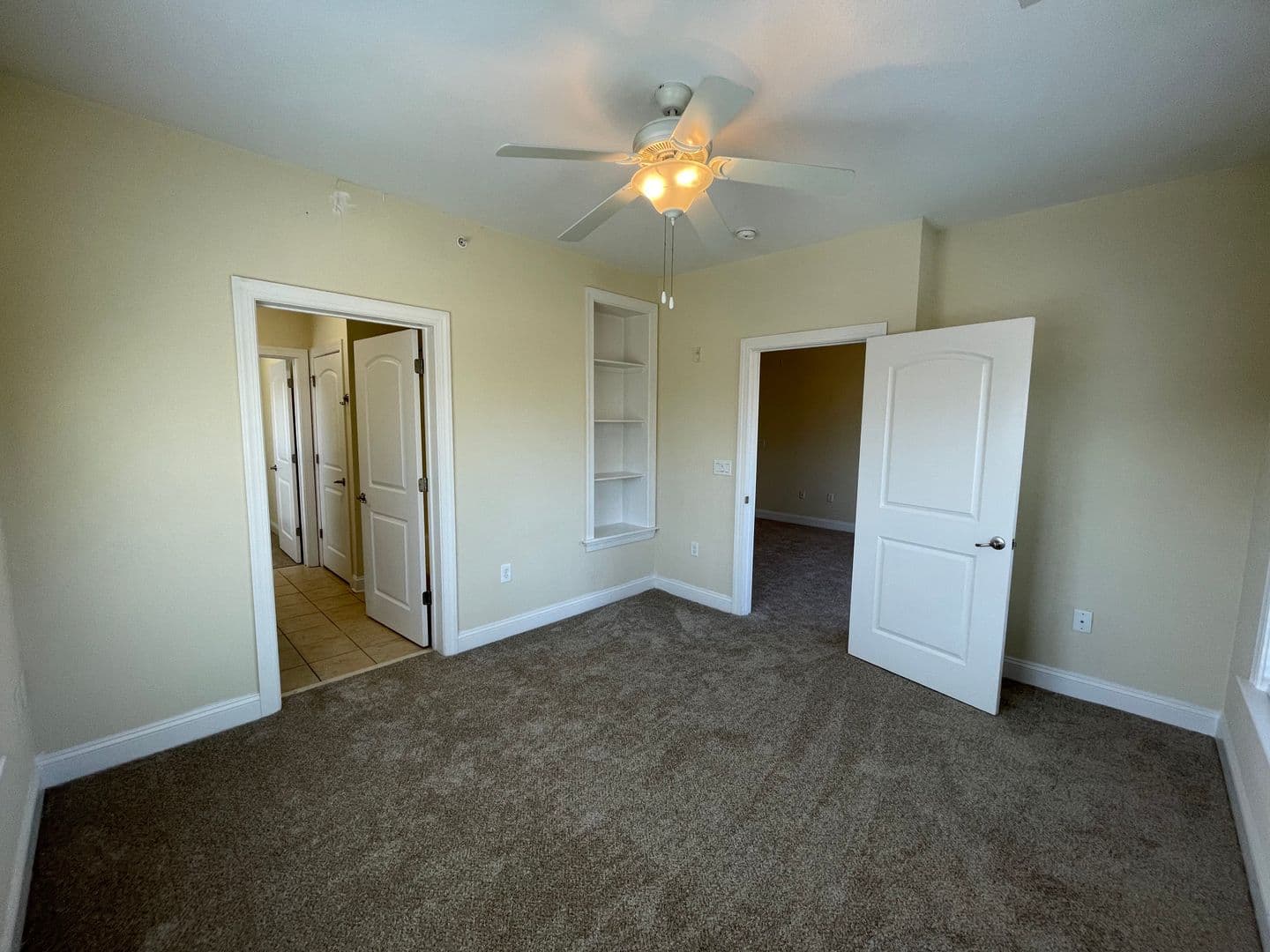 Virginia Beach Apartment: 4884 Travertine Ave