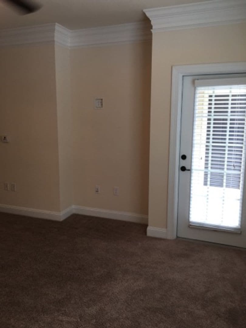 Hampton Apartment: 130 Semple Farm Road