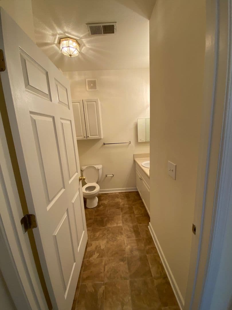 Newport News Apartment: 650 Stoney Creek Lane
