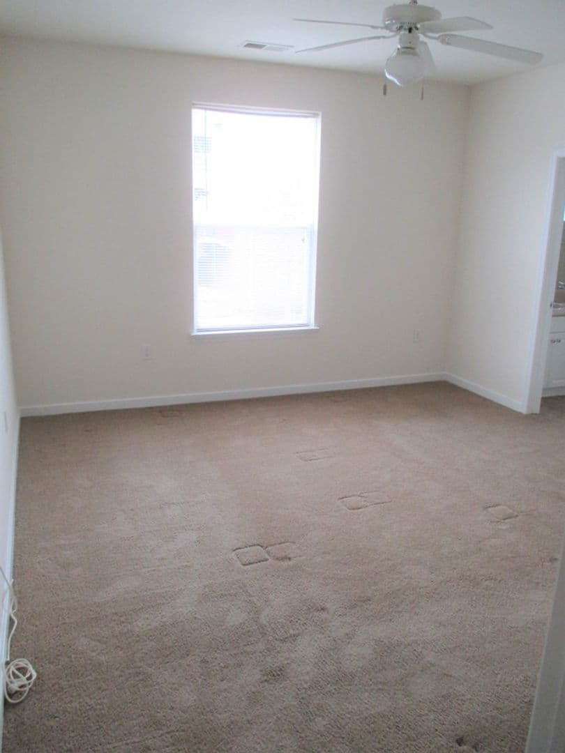 Newport News Apartment: 650 Stoney Creek Lane