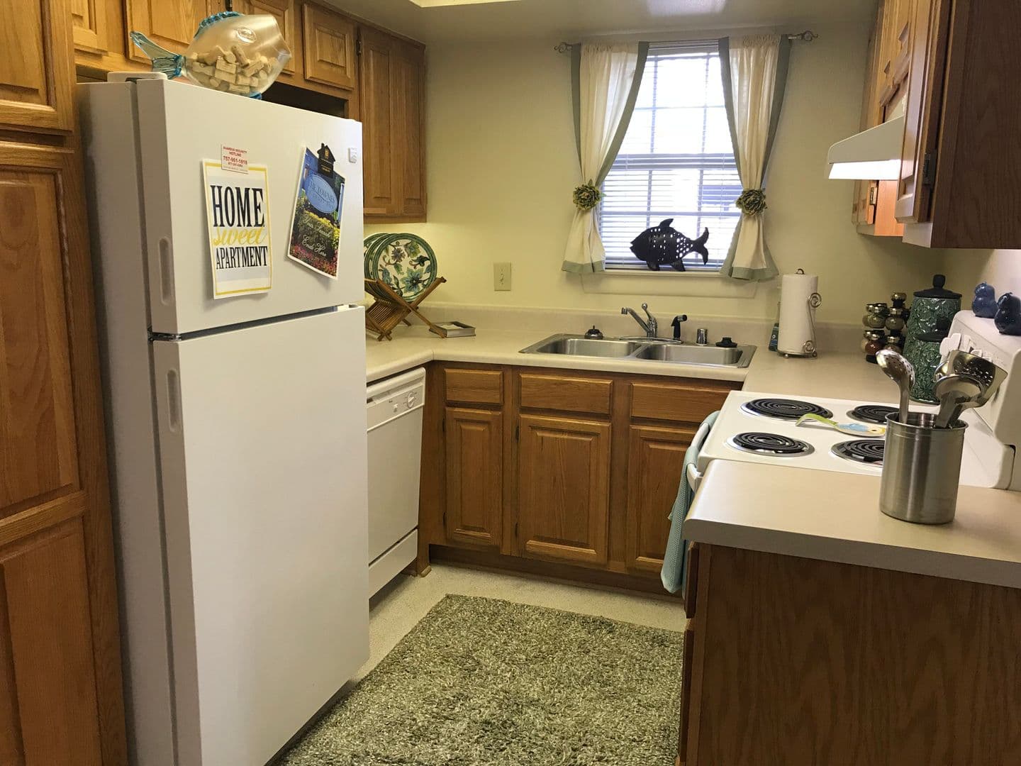 Newport News Townhome: 3900 Woodbridge Drive