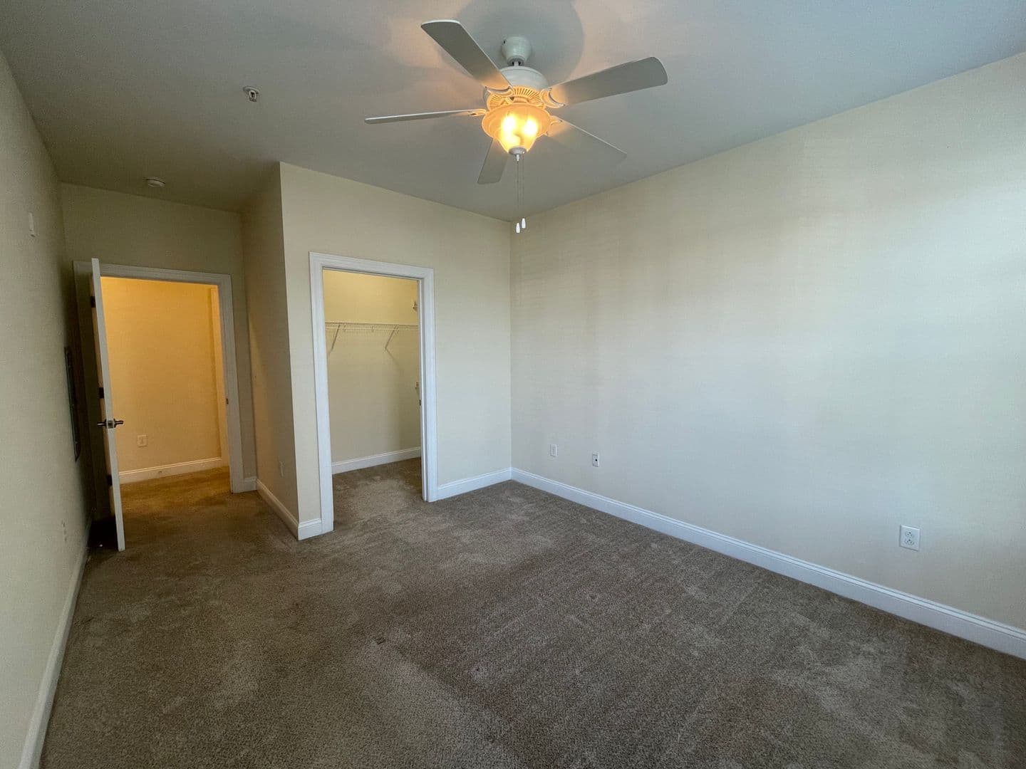 Virginia Beach Apartment: 4884 Travertine Ave