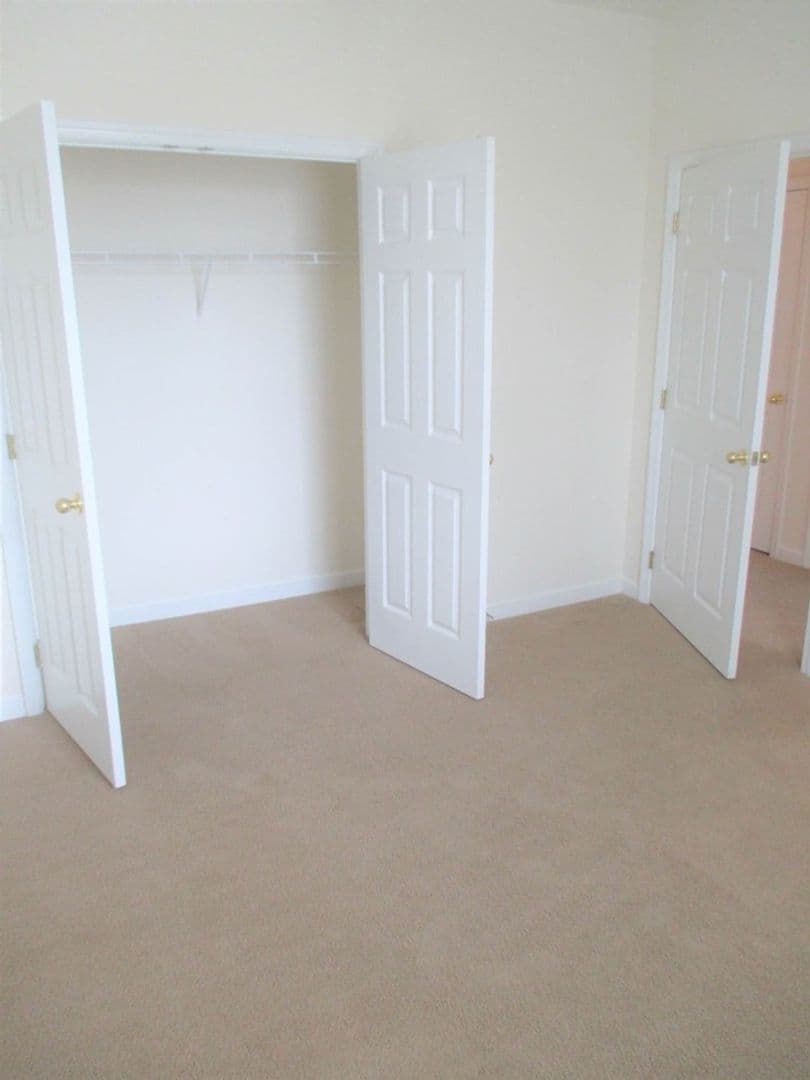 Newport News Apartment: 650 Stoney Creek Lane