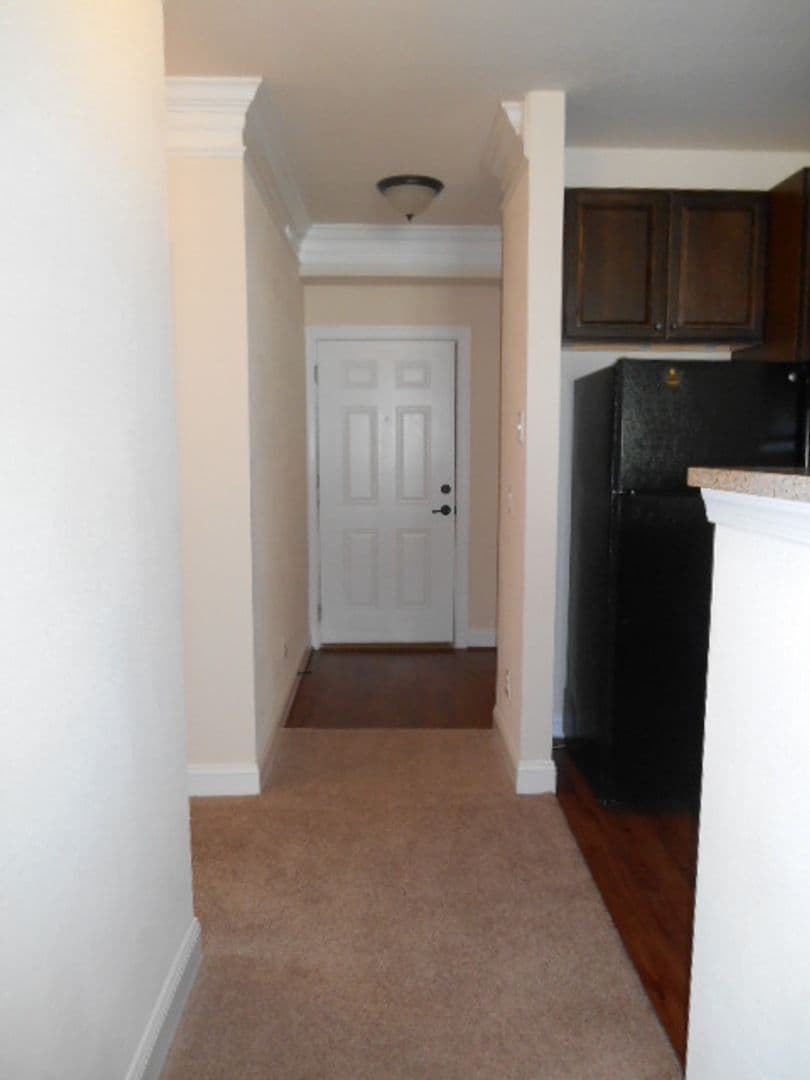 Hampton Apartment: 130 Semple Farm Road