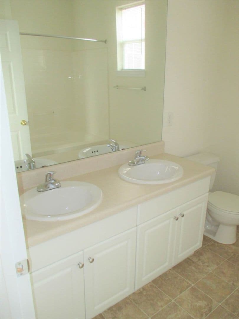 Newport News Apartment: 650 Stoney Creek Lane