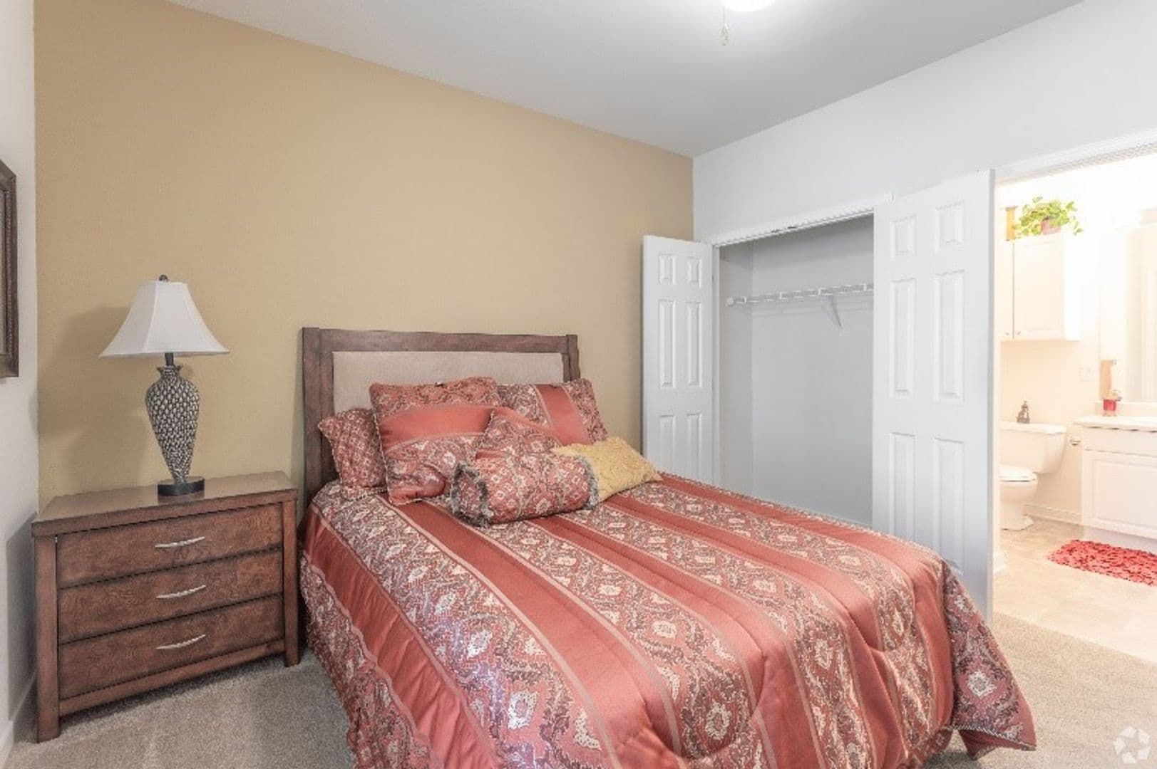 Newport News Apartment: 650 Stoney Creek Lane