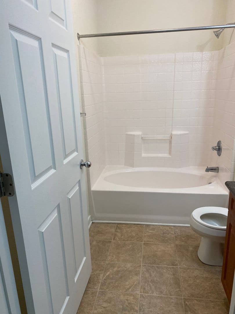 Newport News Apartment: 650 Stoney Creek Lane