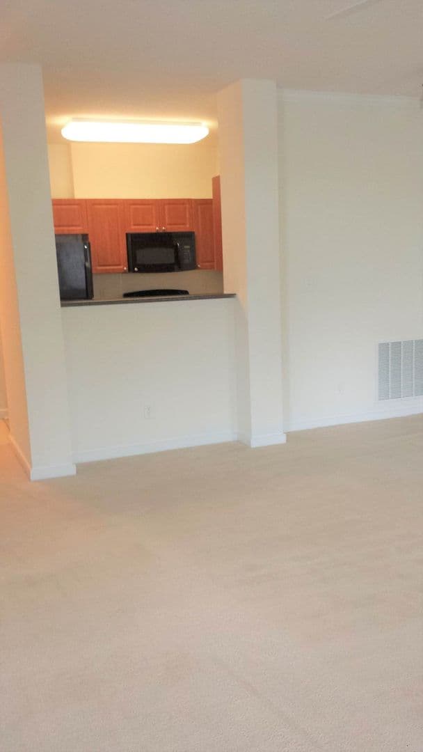 Newport News Apartment: 650 Stoney Creek Lane