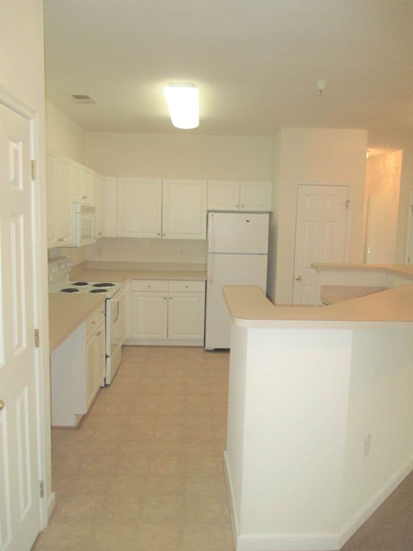 Newport News Apartment: 650 Stoney Creek Lane