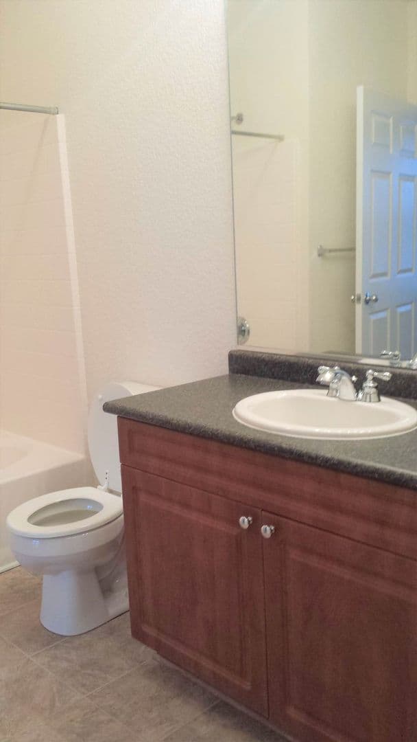 Newport News Apartment: 650 Stoney Creek Lane