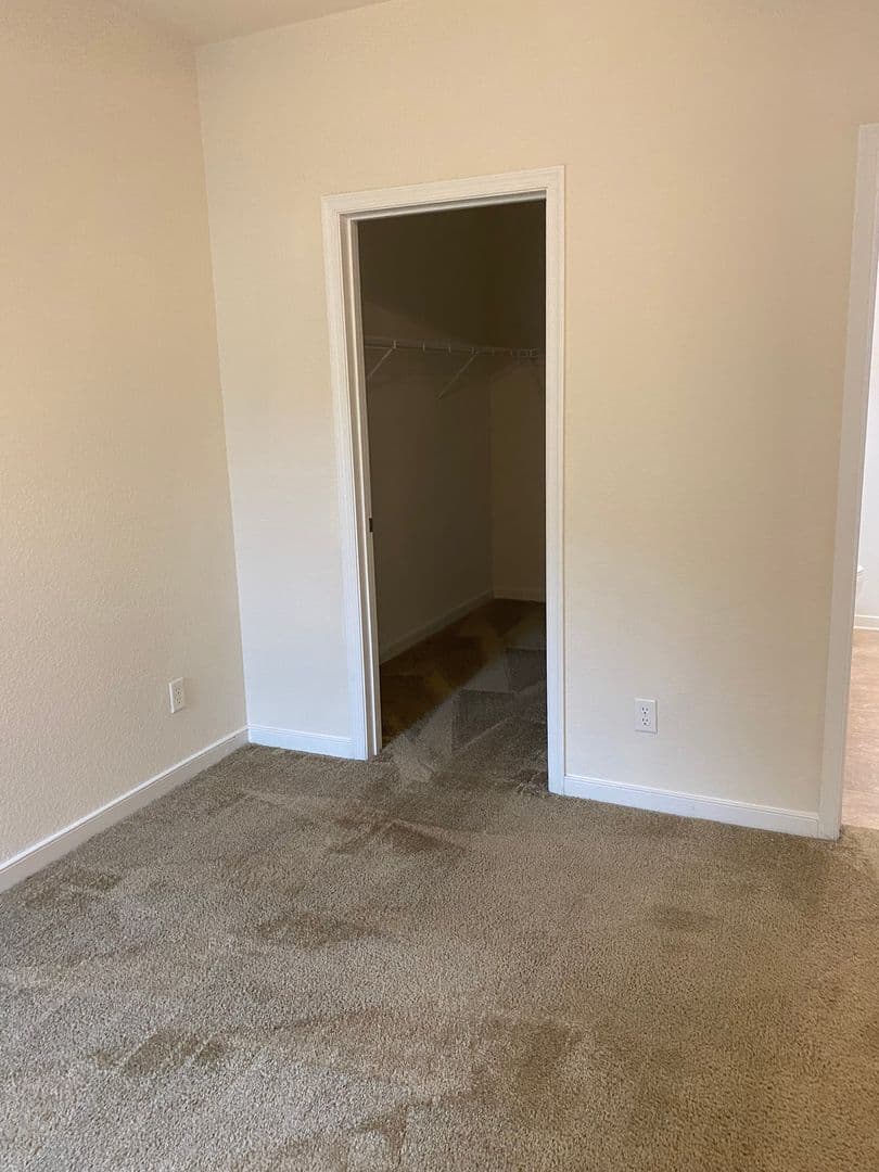 Newport News Apartment: 650 Stoney Creek Lane