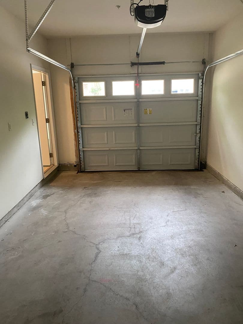 Newport News Apartment: 650 Stoney Creek Lane