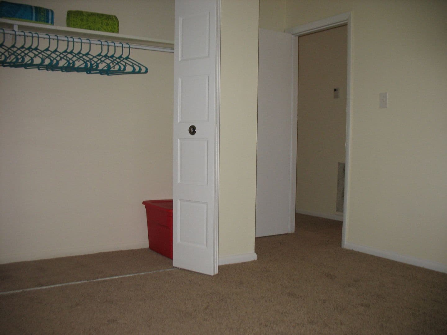Virginia Beach Apartment: 2212 Vantage Point