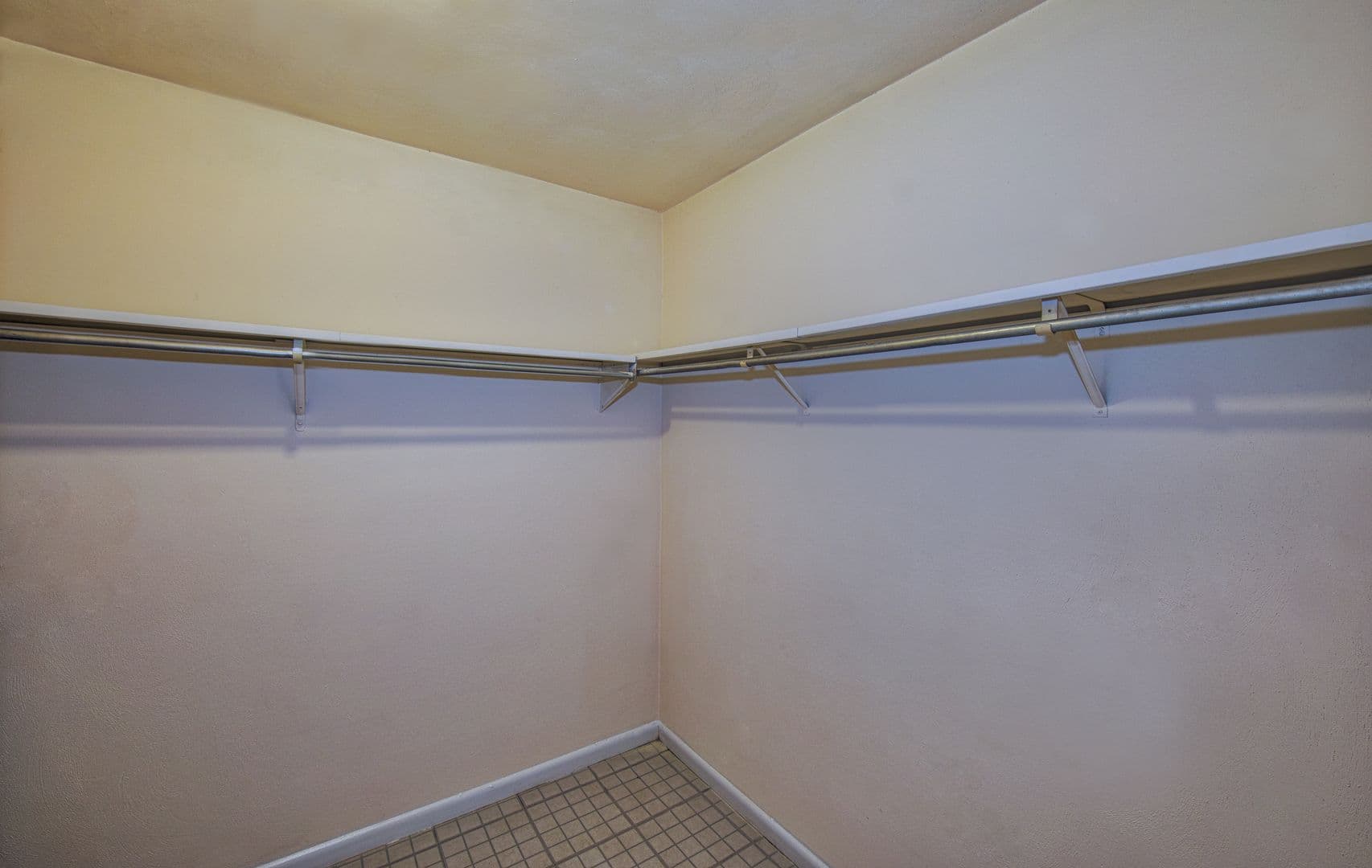 Virginia Beach Apartment: 2212 Vantage Point