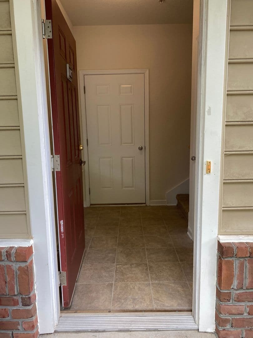 Newport News Apartment: 650 Stoney Creek Lane