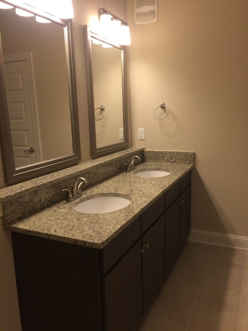 Portsmouth Apartment: 800 Crawford Street