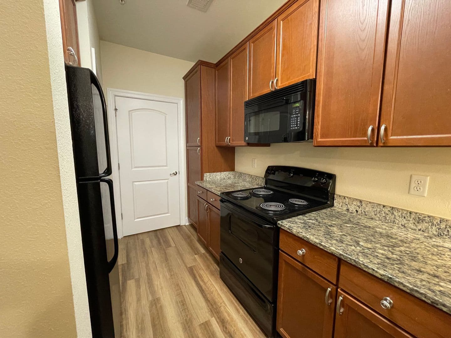Virginia Beach Apartment: 4884 Travertine Ave