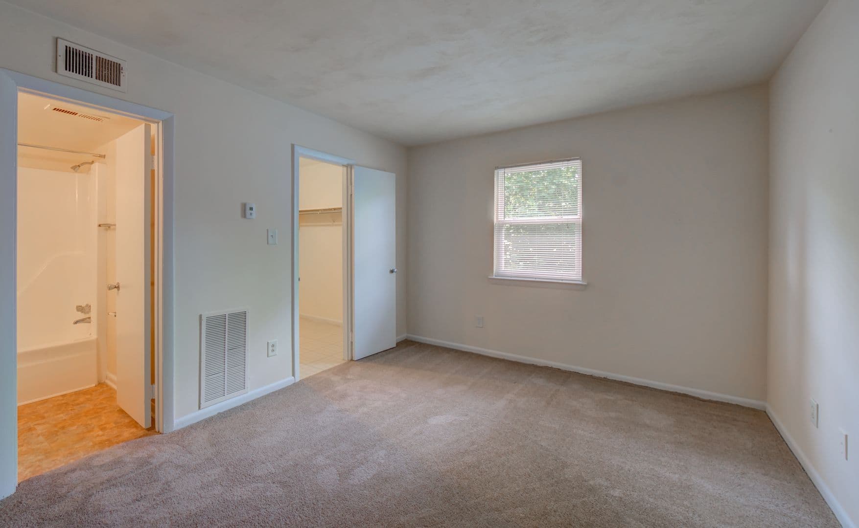 Virginia Beach Apartment: 2212 Vantage Point