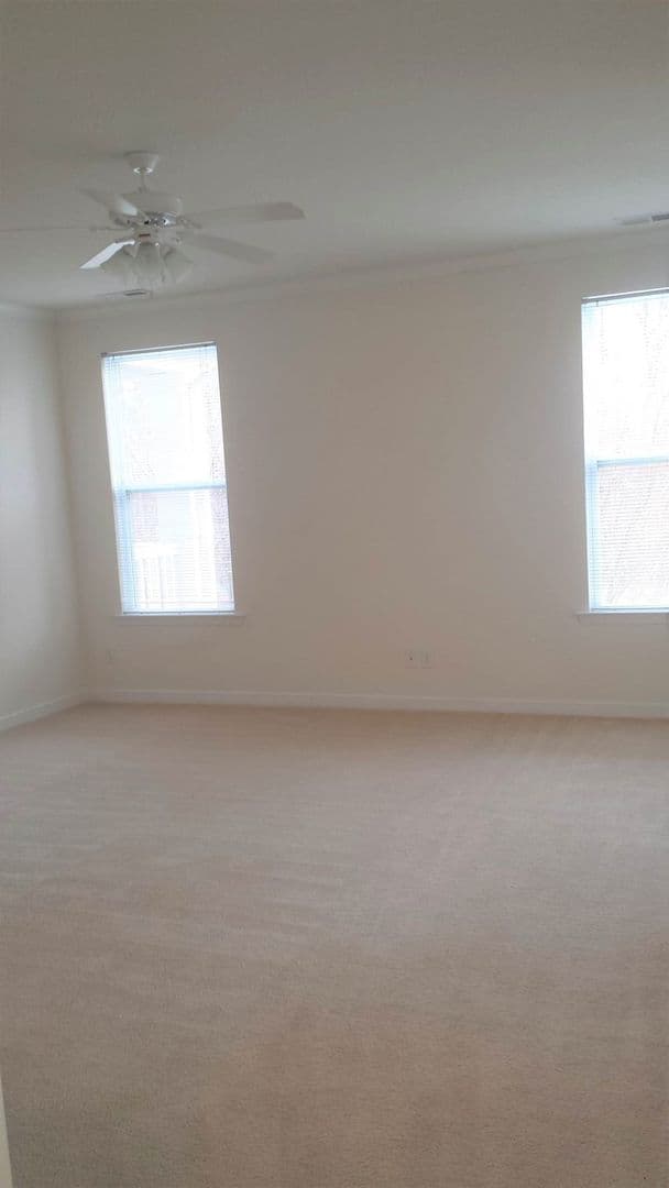 Newport News Apartment: 650 Stoney Creek Lane