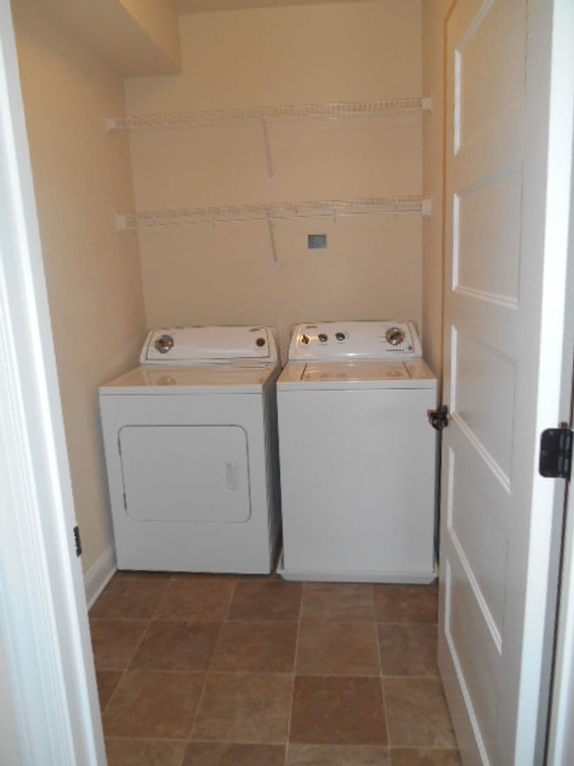 Hampton Apartment: 130 Semple Farm Road