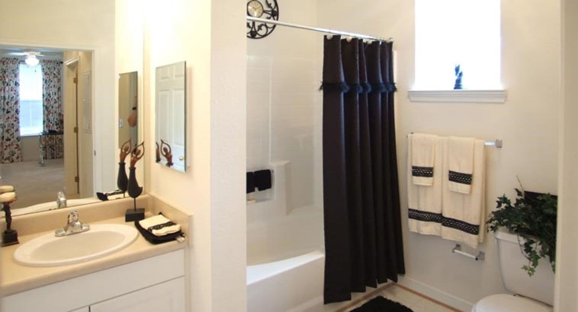 Newport News Apartment: 650 Stoney Creek Lane