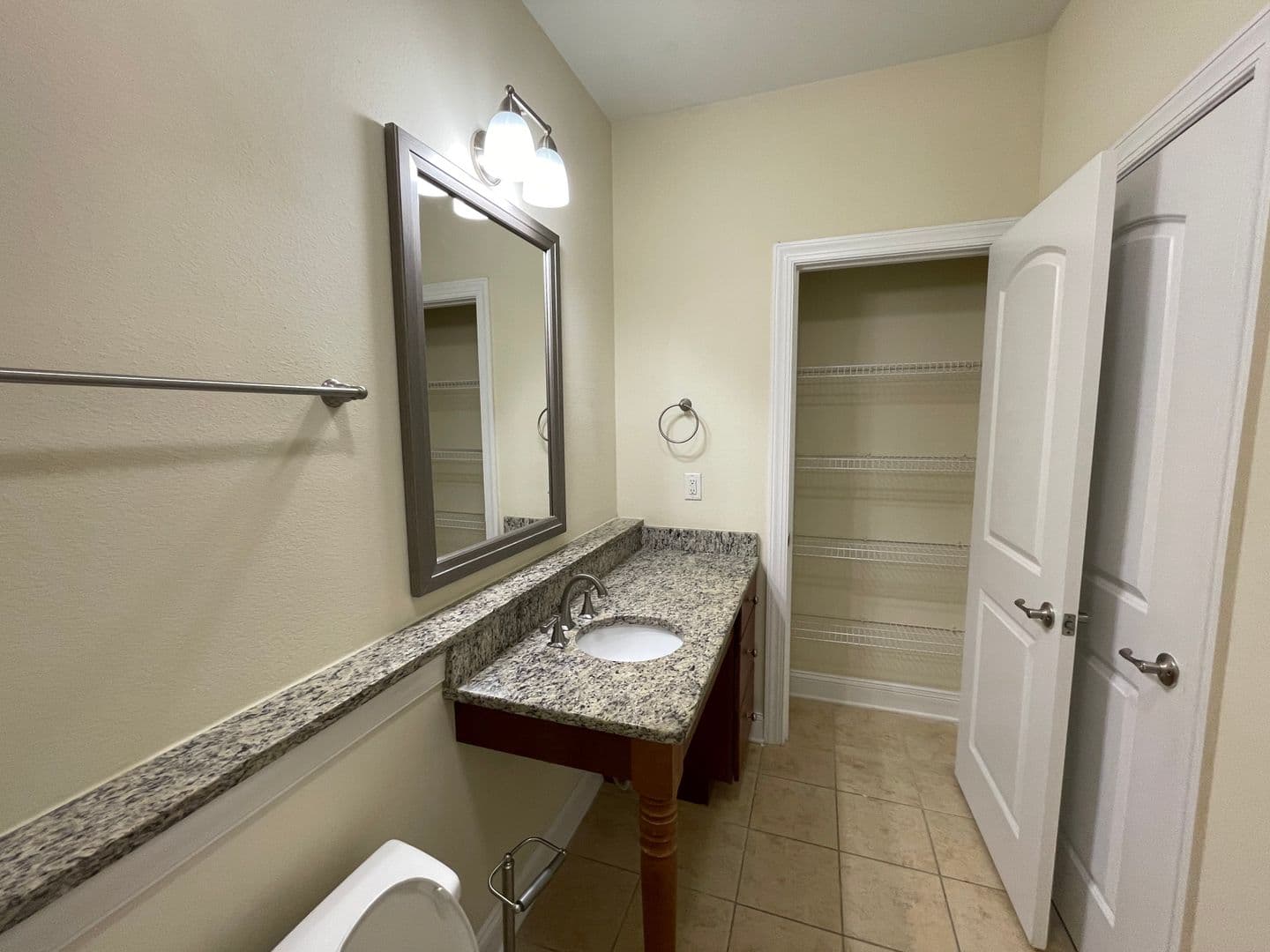 Virginia Beach Apartment: 4884 Travertine Ave