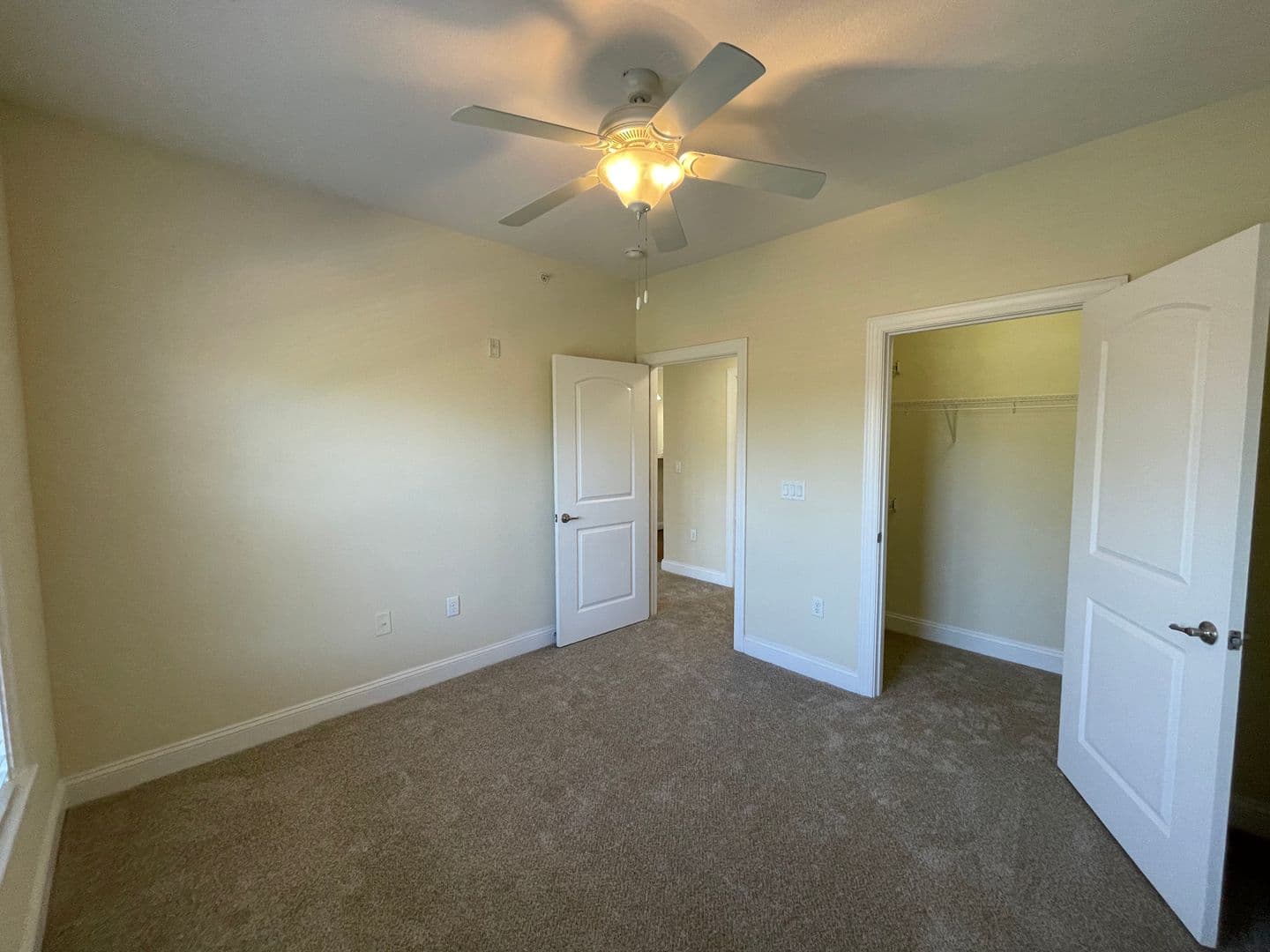Virginia Beach Apartment: 4884 Travertine Ave
