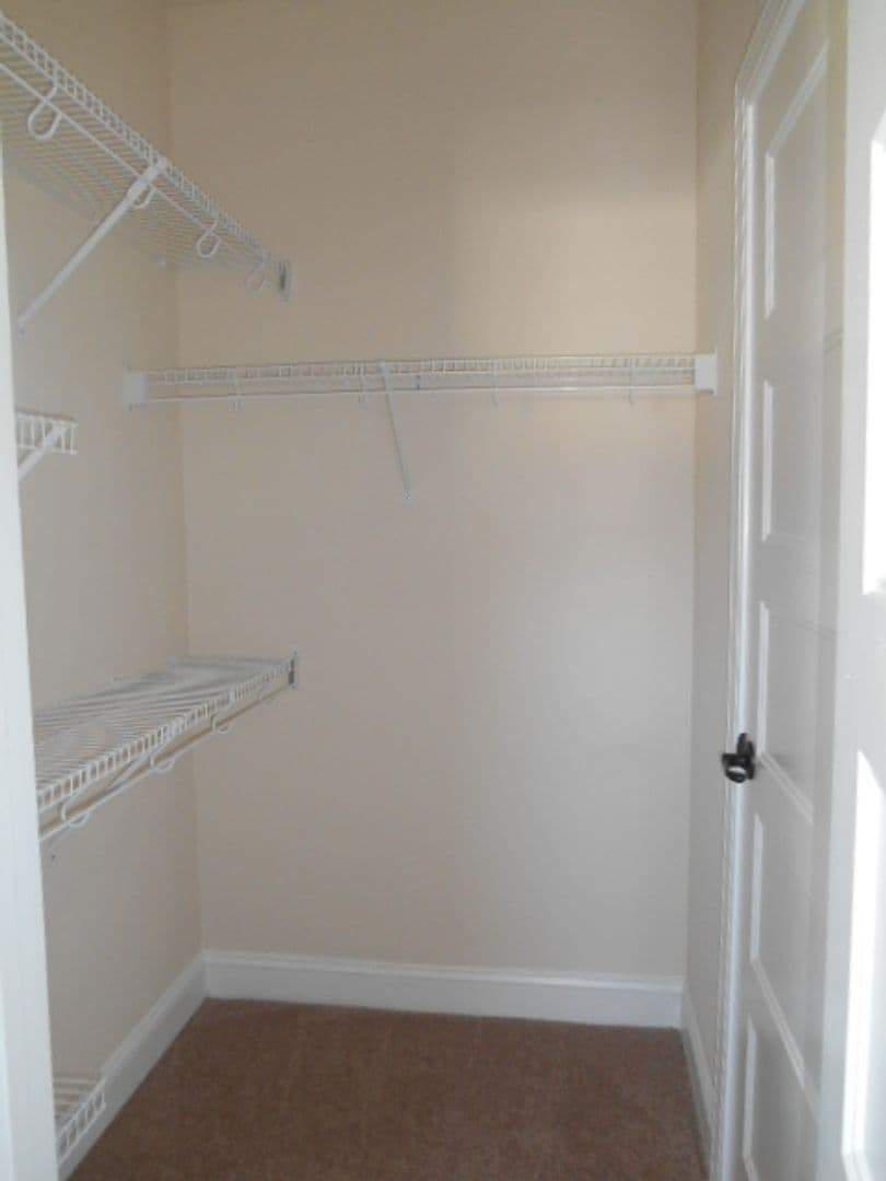 Hampton Apartment: 130 Semple Farm Road