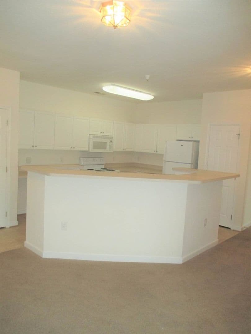 Newport News Apartment: 650 Stoney Creek Lane