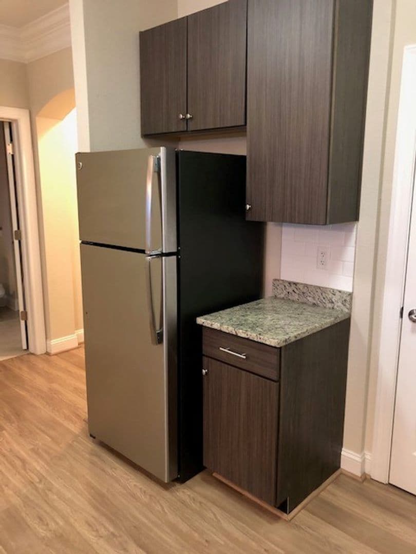 Portsmouth Apartment: 800 Crawford Street