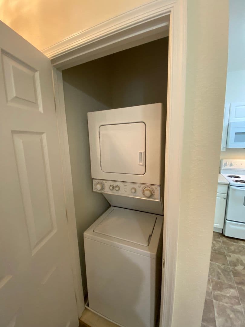 Newport News Apartment: 650 Stoney Creek Lane