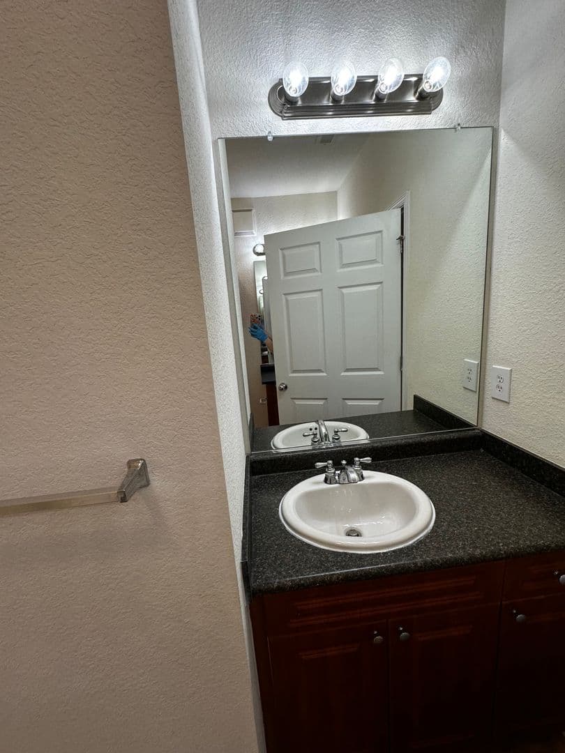 Newport News Apartment: 650 Stoney Creek Lane