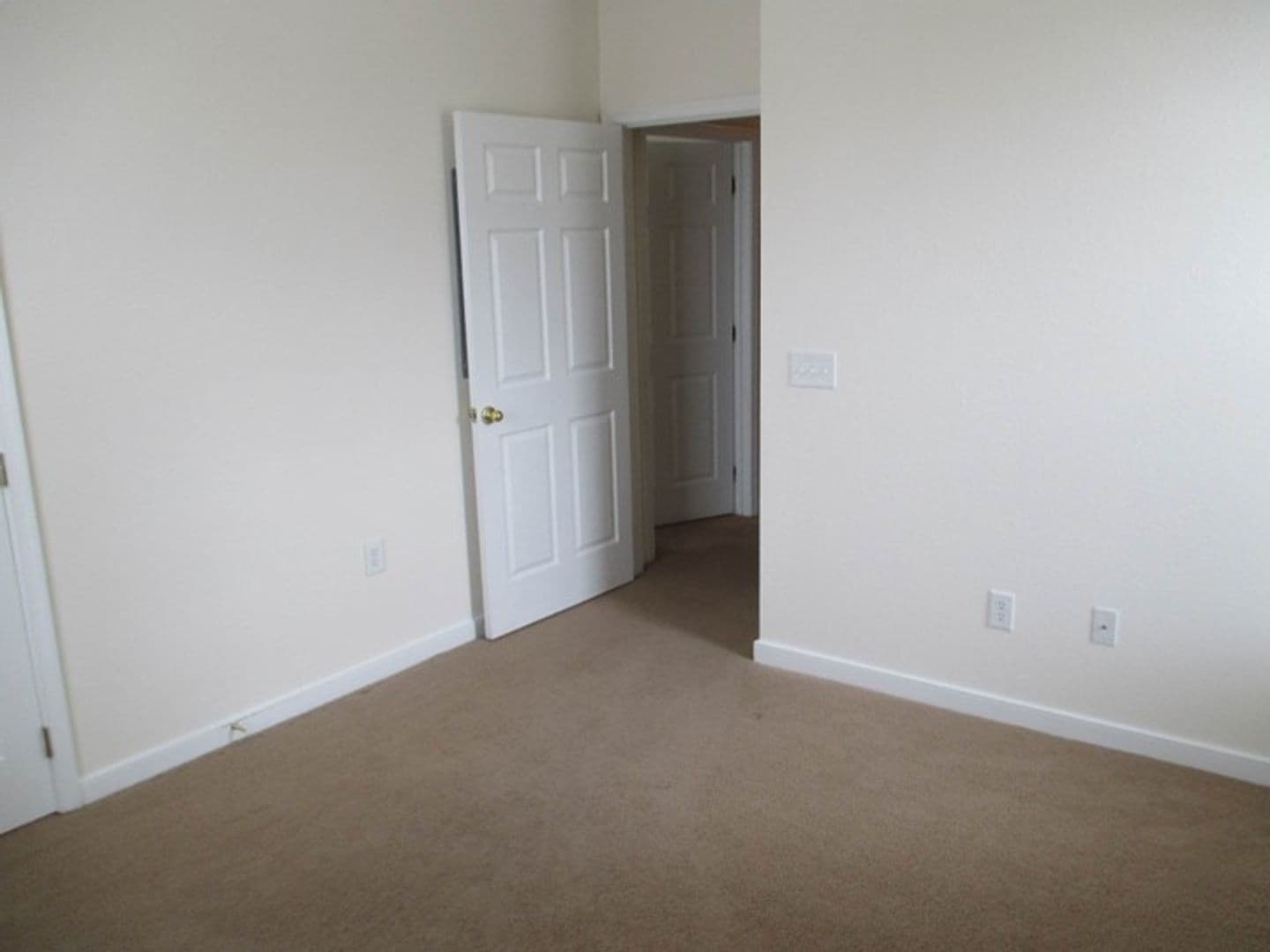 Newport News Apartment: 650 Stoney Creek Lane