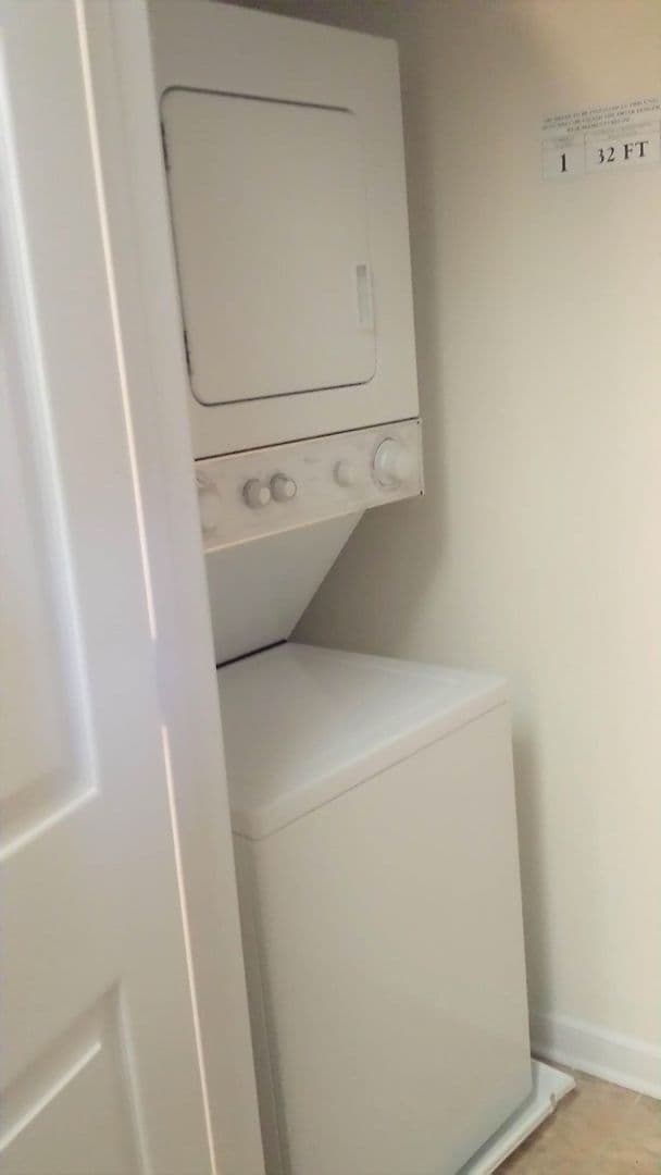 Newport News Apartment: 650 Stoney Creek Lane
