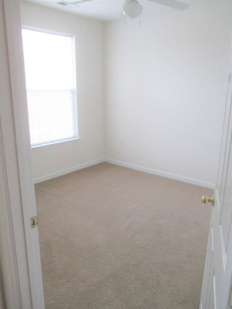Newport News Apartment: 650 Stoney Creek Lane