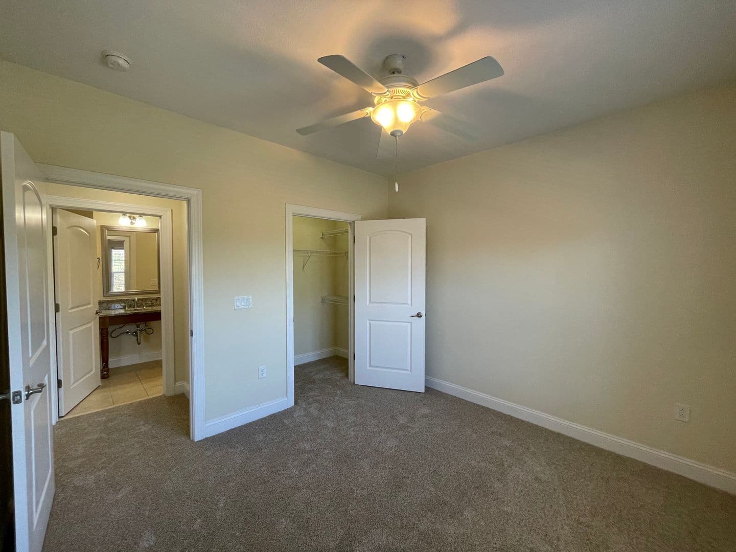 Virginia Beach Apartment: 4884 Travertine Ave