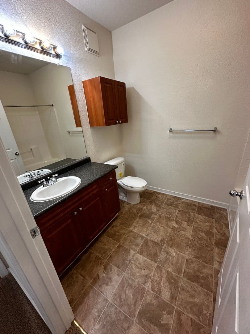 Newport News Apartment: 650 Stoney Creek Lane
