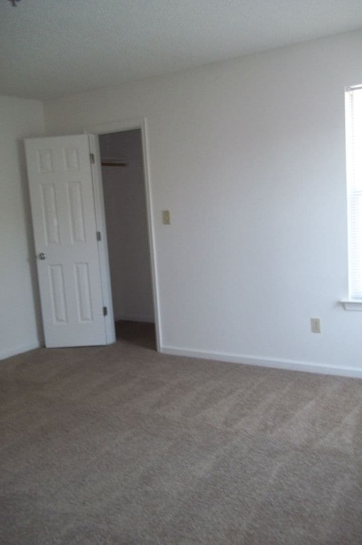 Newport News Apartment: 702 Bellow Way
