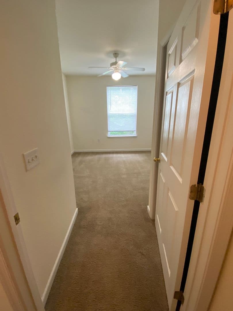 Newport News Apartment: 650 Stoney Creek Lane