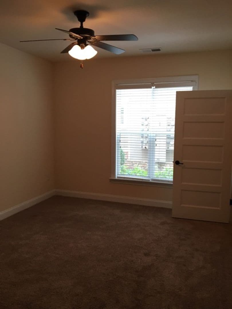Hampton Apartment: 130 Semple Farm Road