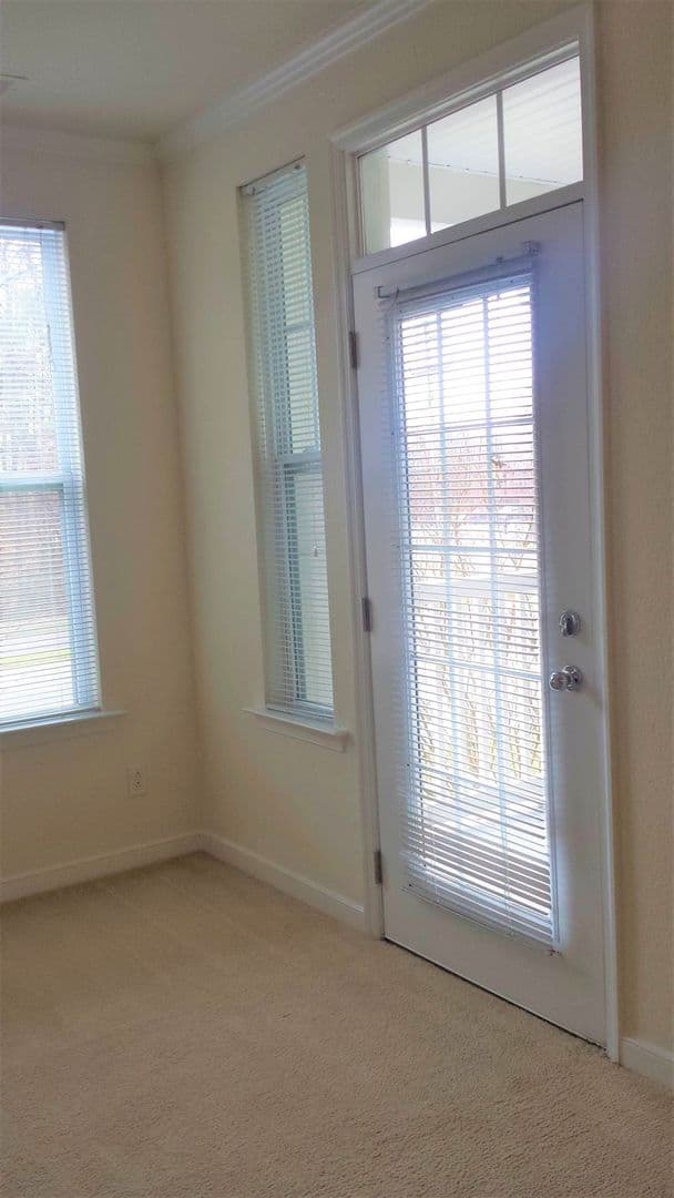 Newport News Apartment: 650 Stoney Creek Lane