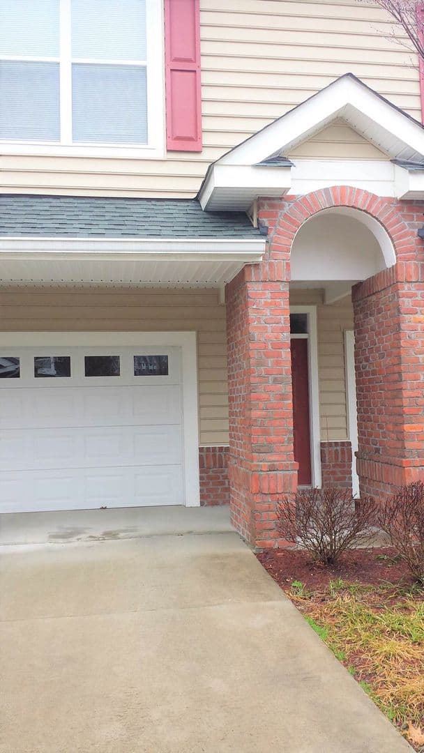 Newport News Apartment: 650 Stoney Creek Lane