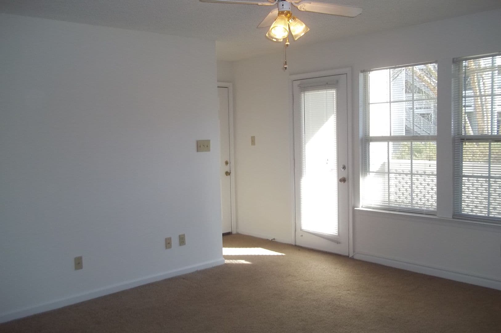 Newport News Apartment: 702 Bellow Way