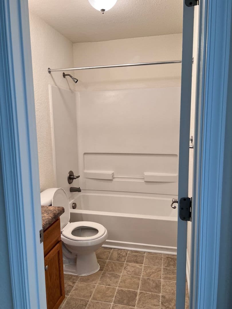 Newport News Apartment: 702 Bellow Way