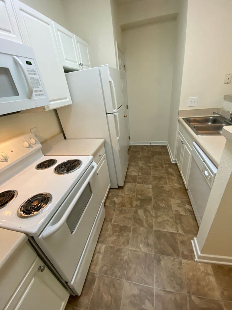 Newport News Apartment: 650 Stoney Creek Lane